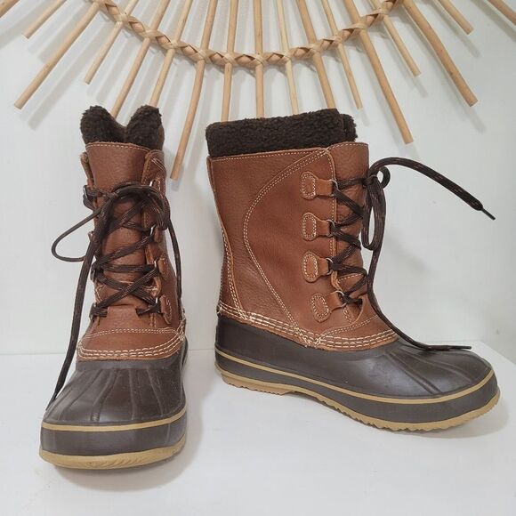 L.L. Bean Woman's Brown Winter Boots  299622 - Picture 1 of 8